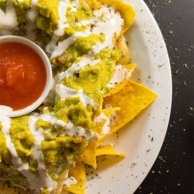 Nacho de Guacamole - Meia Porção