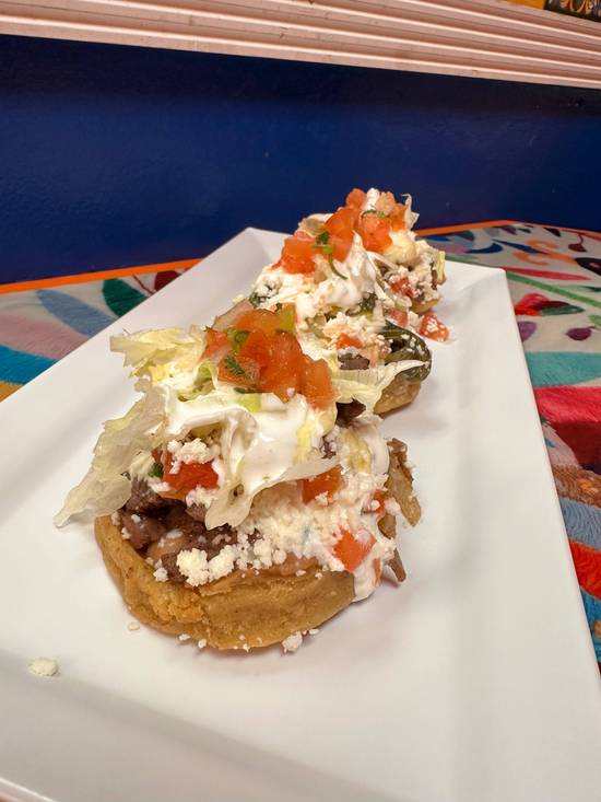 Cochinita Sopes
