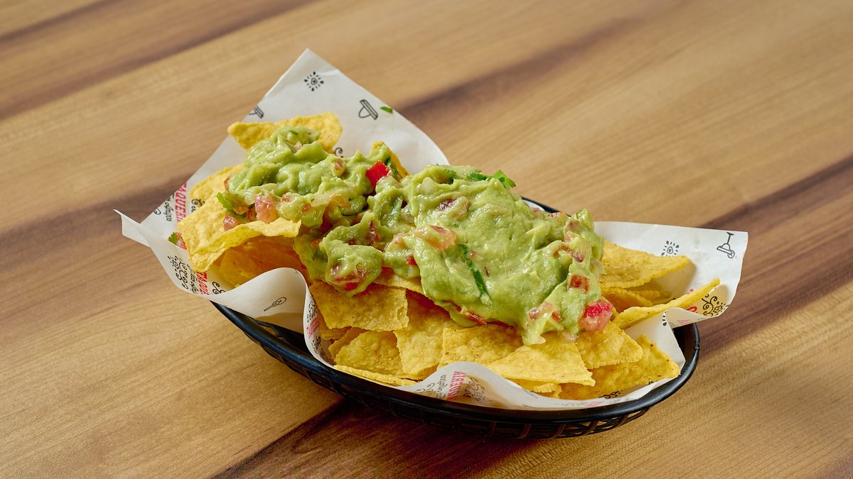 Guacamole Nachos
