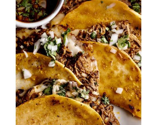 Quesa Tacos Con Consome