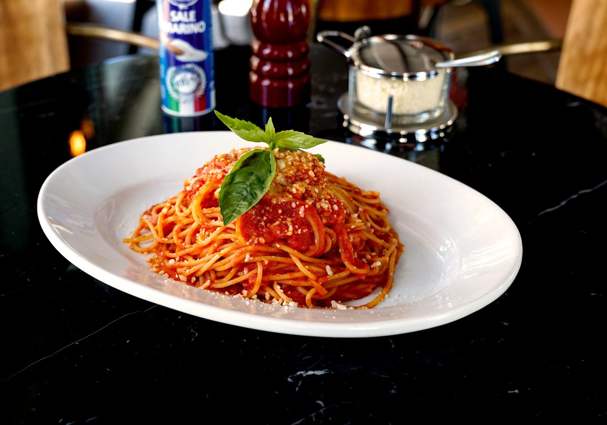 Spaghetti Pomodoro e Basilico