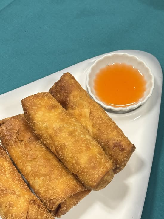 Egg Roll  (2 pc)