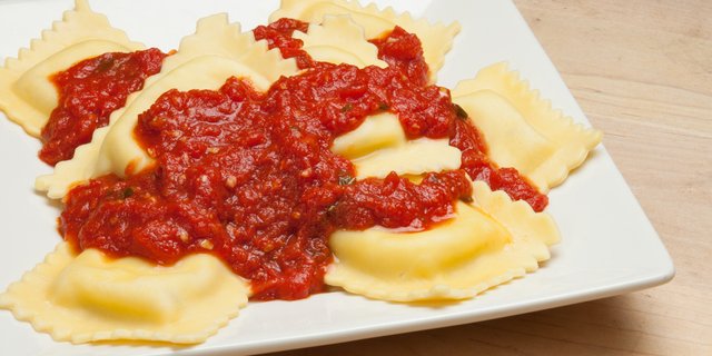 Entree Four Cheese Ravioli w/ Marinara Sauce