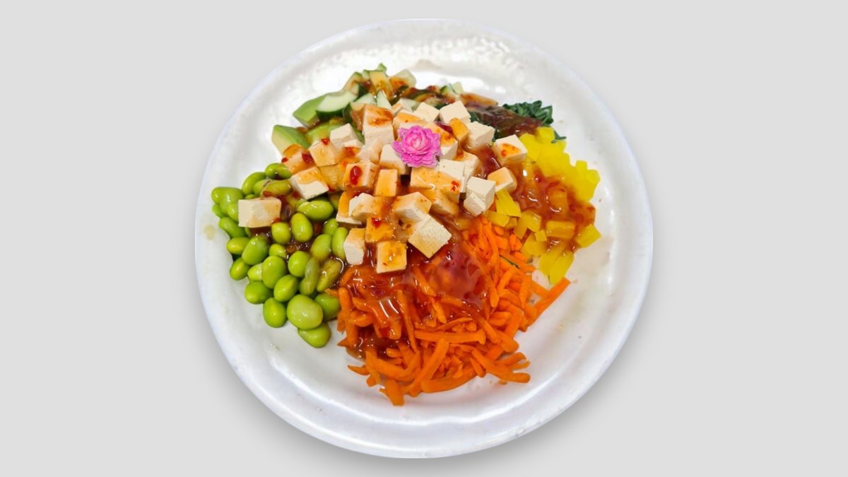 Tofu poke bowl