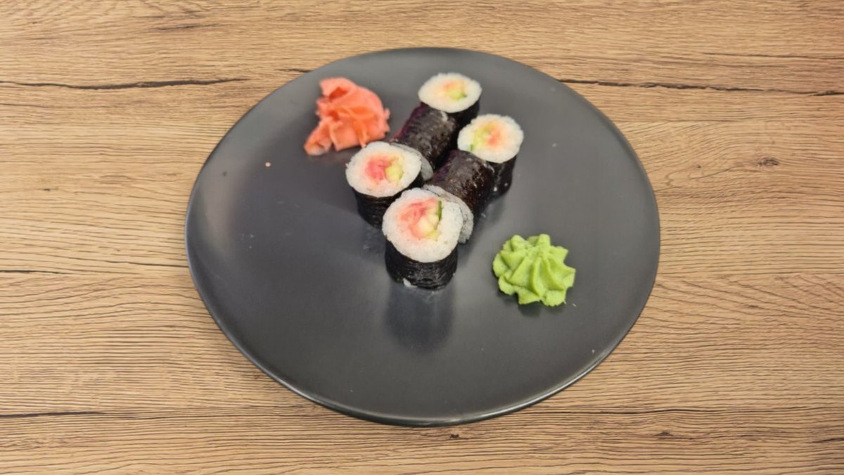 Tonhal salátás uborka maki (6db)