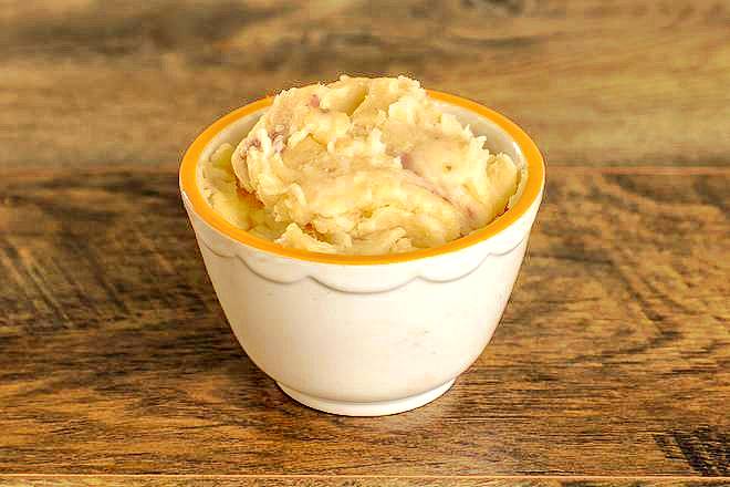 GARLIC MASHED POTATOES