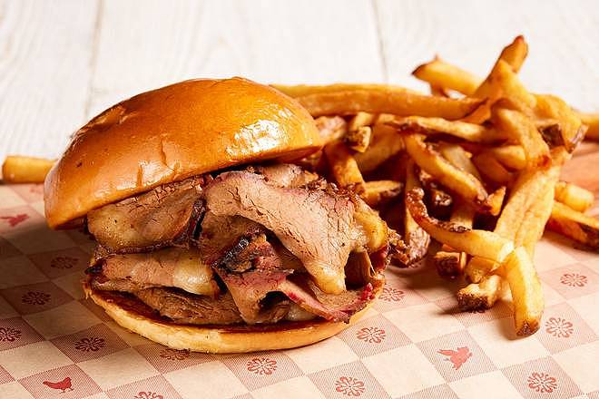 TEXAS-STYLE BRISKET SANDWICH