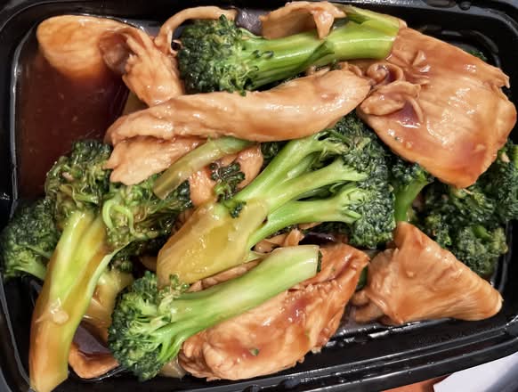 Chicken with Broccoli (Small)