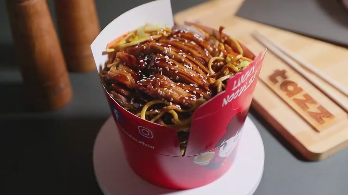 Noodles de grau cu Rață crispy, legume și sos Teriyaki