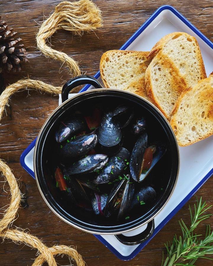 Steamed Mussels