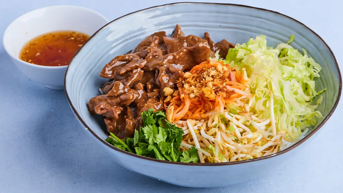 56. Biffnudler (Bún bò xào)