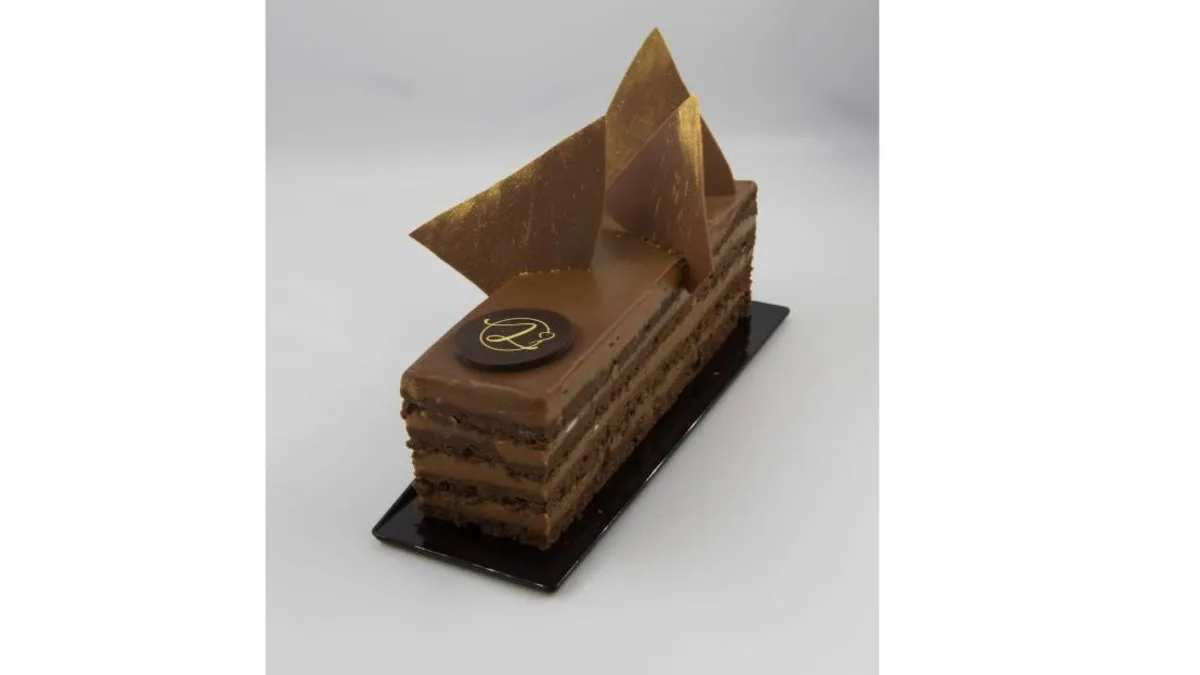 Lutak signature cake