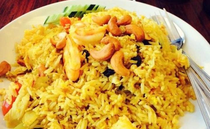S16. Pineapple Fried Rice
