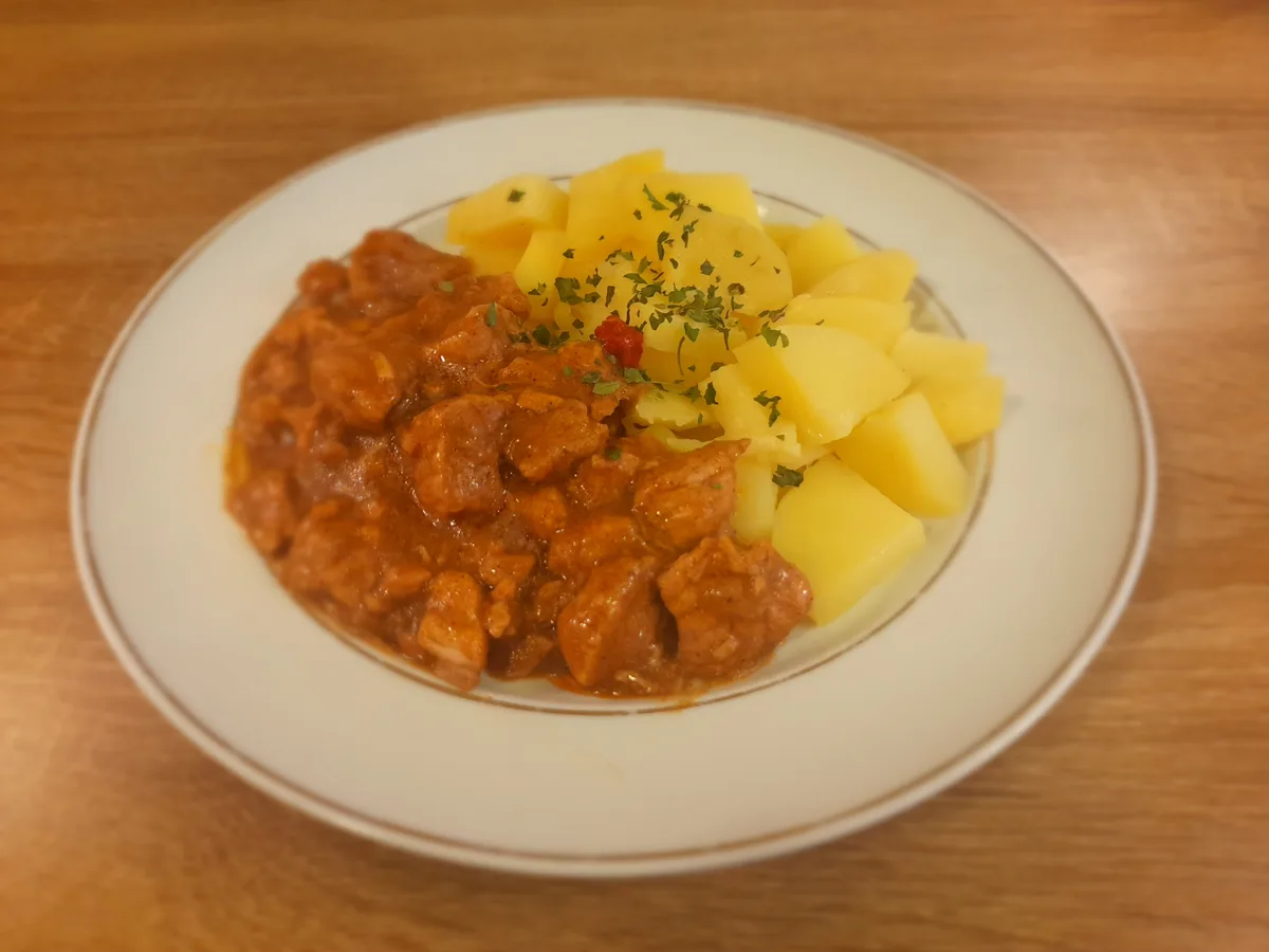 Sertéspörkölt