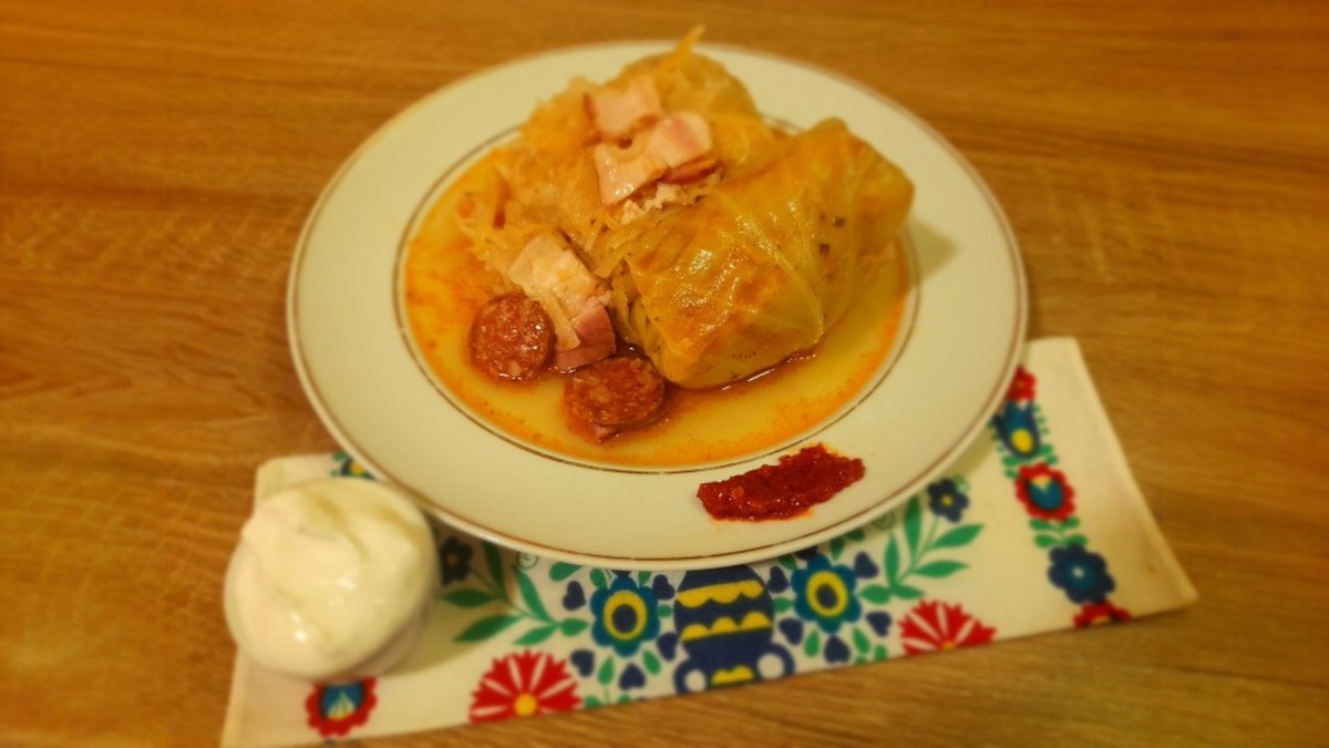 Töltött káposzta ünnepi módra (2 nagy töltike)