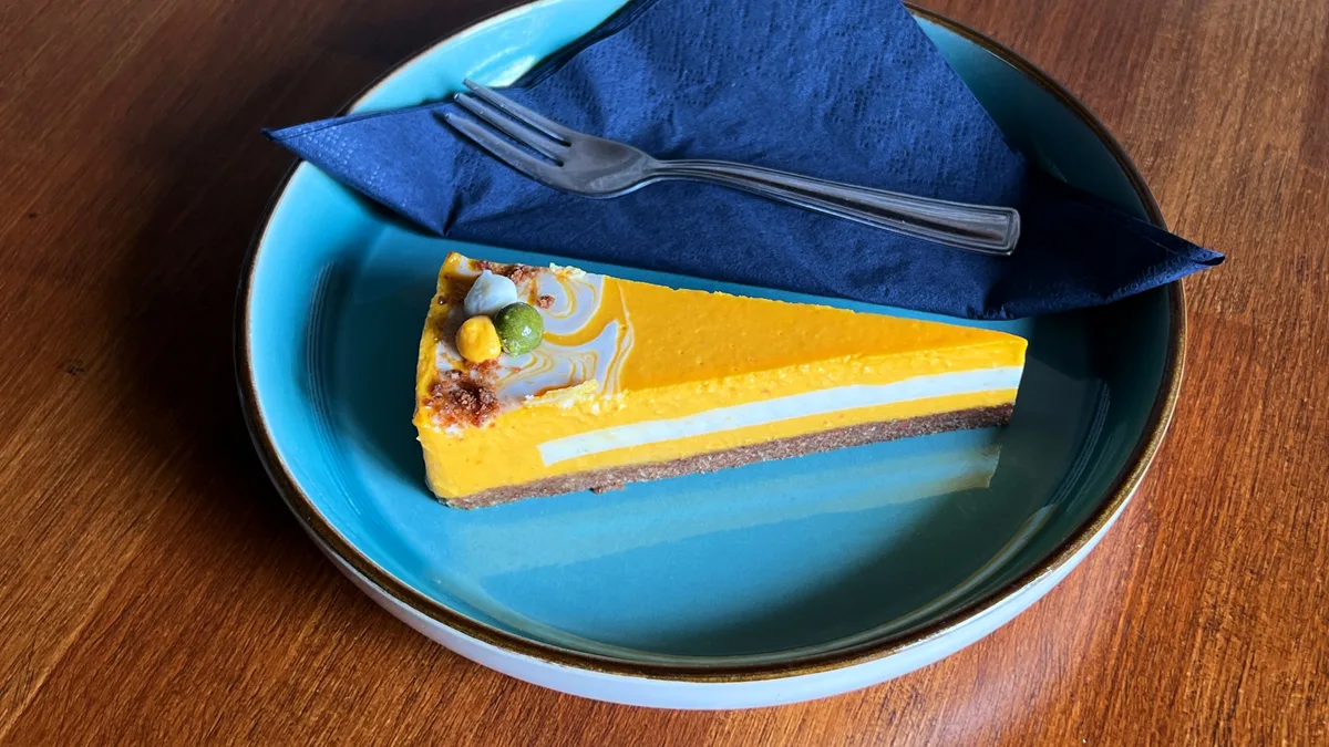 Mangó-lime fehércsoki (nyers) GM / Mango-Lime White Chocolate Cake (raw) GF