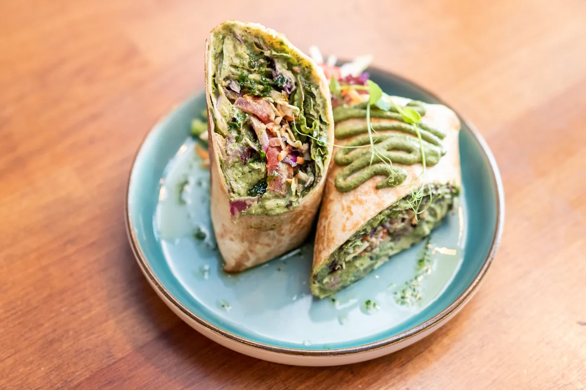 Pesztós Humusz Tekercs / Green Pesto Hummus Wrap