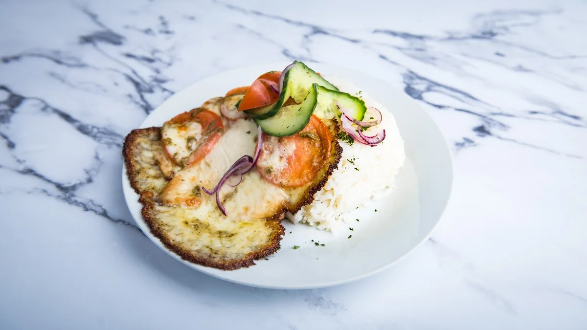 Mozzarellás csirkemell rizzsel