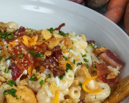 Mac N' Cheese with Potato Fries and Purple Onions