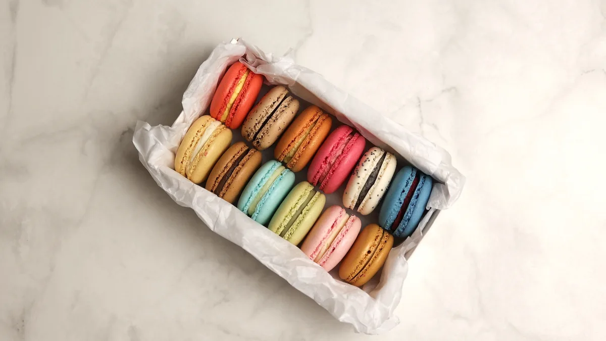 Mix Macarons Box 12ks