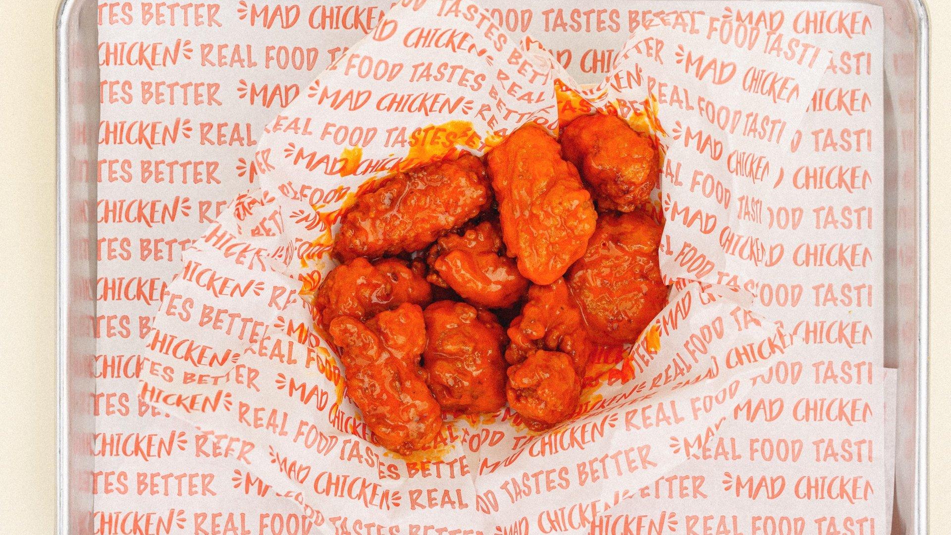 .8 BONELESS WINGS