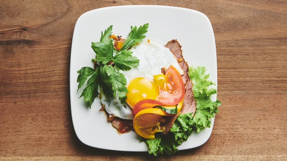 Luksus roastbeef med spejlæg