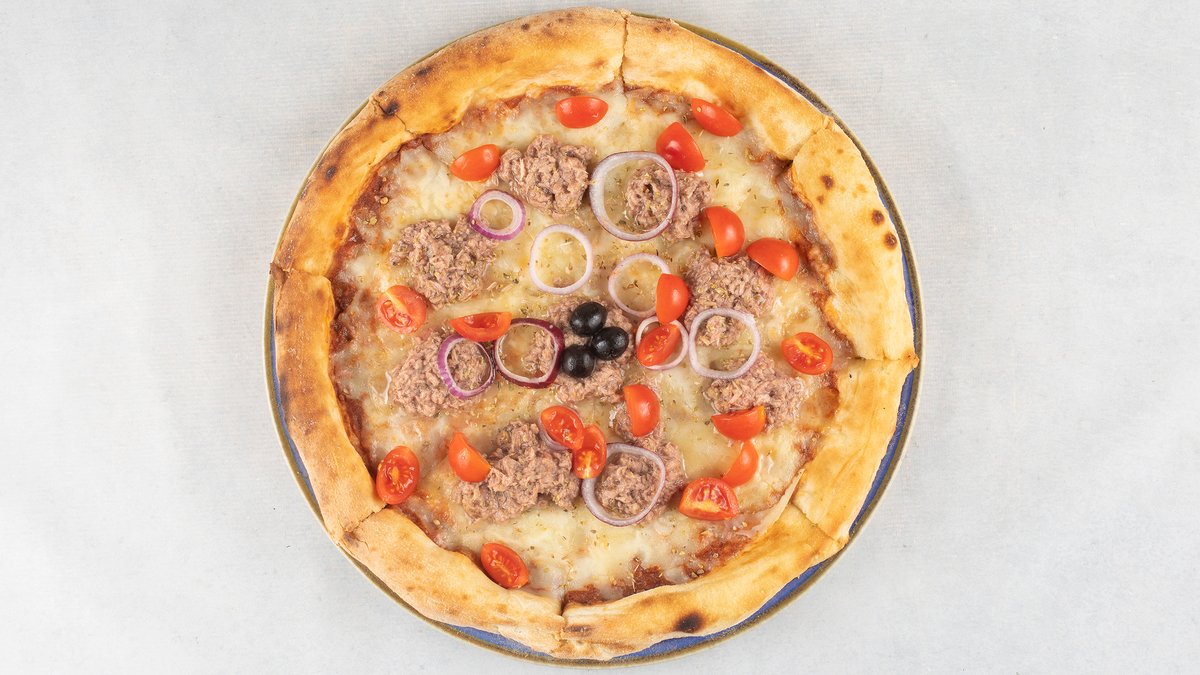 Tuna pizza 32 cm