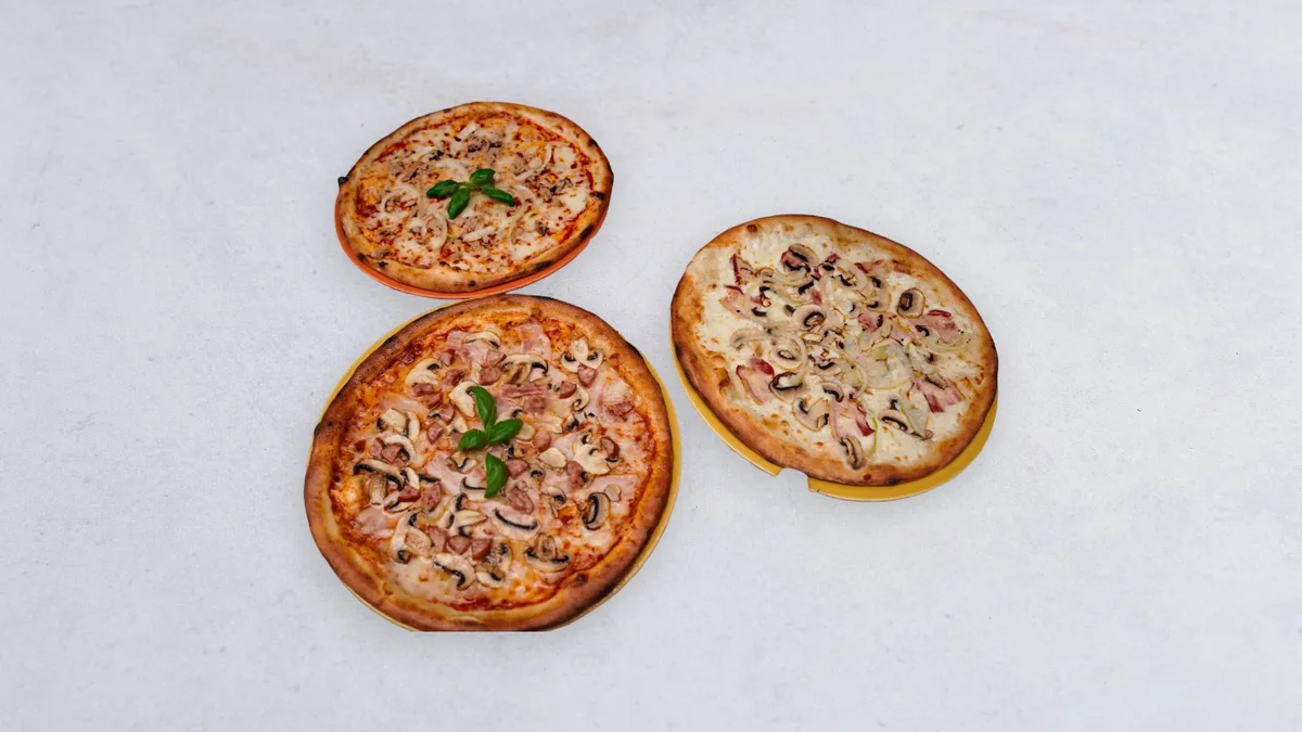 Imprezowy zestaw 4 x pizza 40 m + 4 x sos