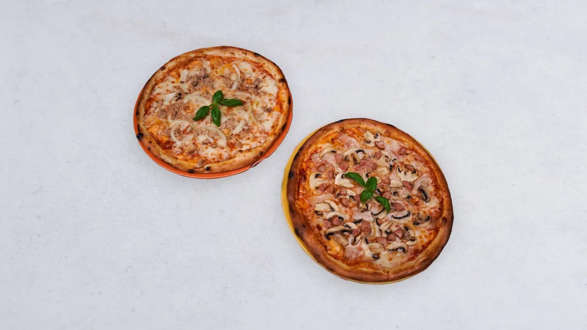 Zestaw 2 x pizza 30 cm + Pepsi 0,3 l + sos