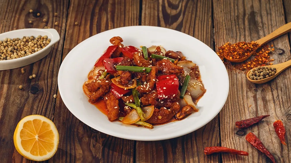 Chicken with Cashew Nuts (ไก่ผัดเม็ดมะม่วง)
