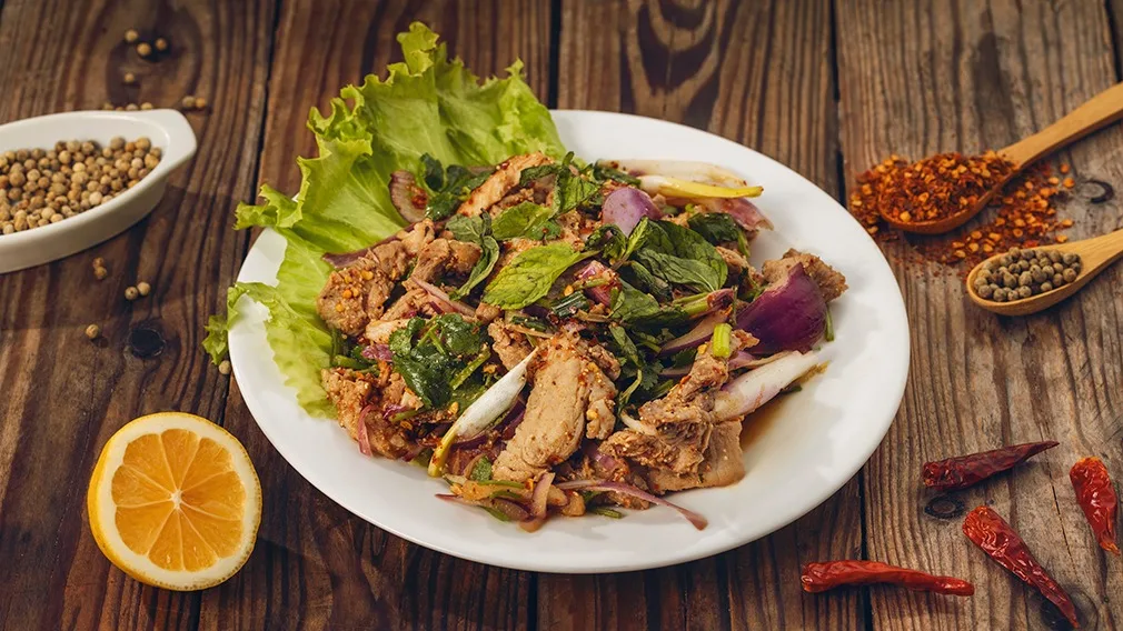 Nam Tok (นำตก-)หมู-เนื้อ-ไก่