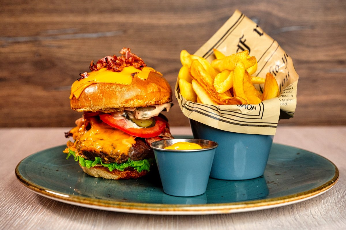 Burger mAibun si cartofi
