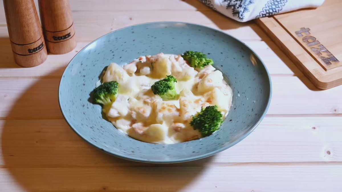 Pui cu broccoli si mozzarella