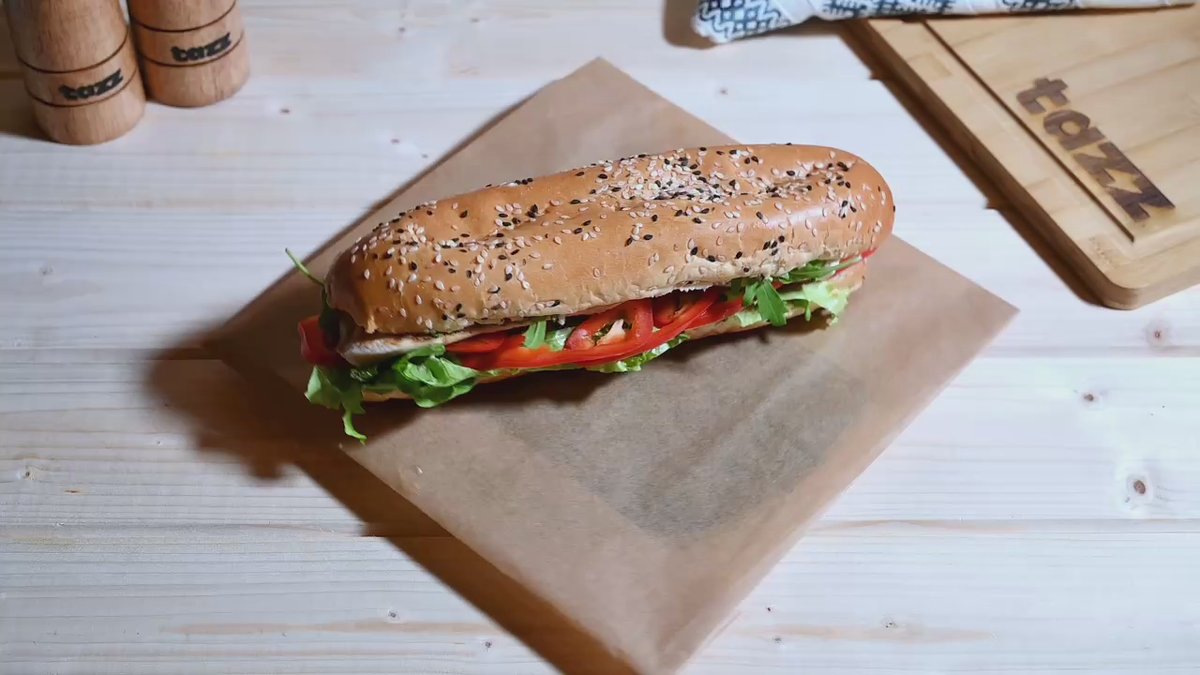 Sandwich cu pui si bacon