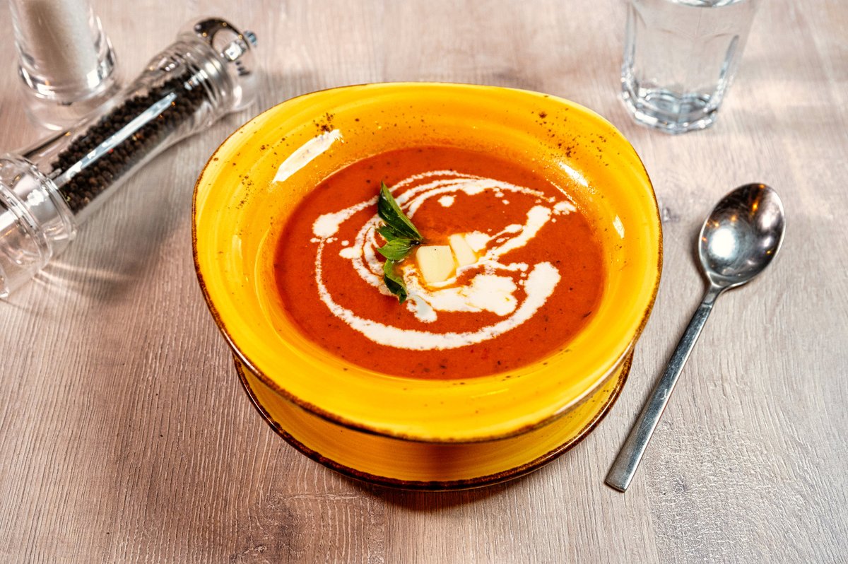 Supa crema de rosii cu crutoane