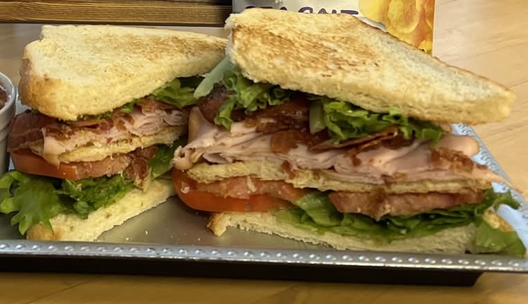 Turkey club w/ chips and drink