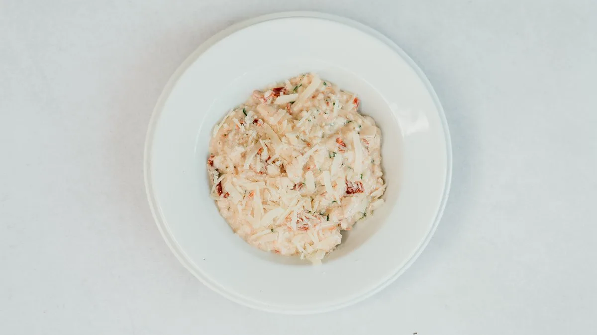 Risotto z filetem z kurczaka i suszonymi pomidorami