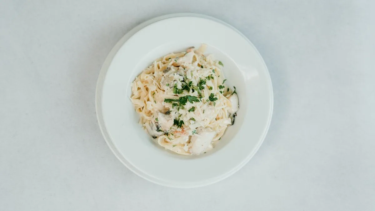 Tagliatelle z kurczakiem i pieczarkami