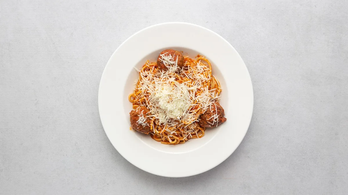 Spaghetti z pulpetami w pomidorach