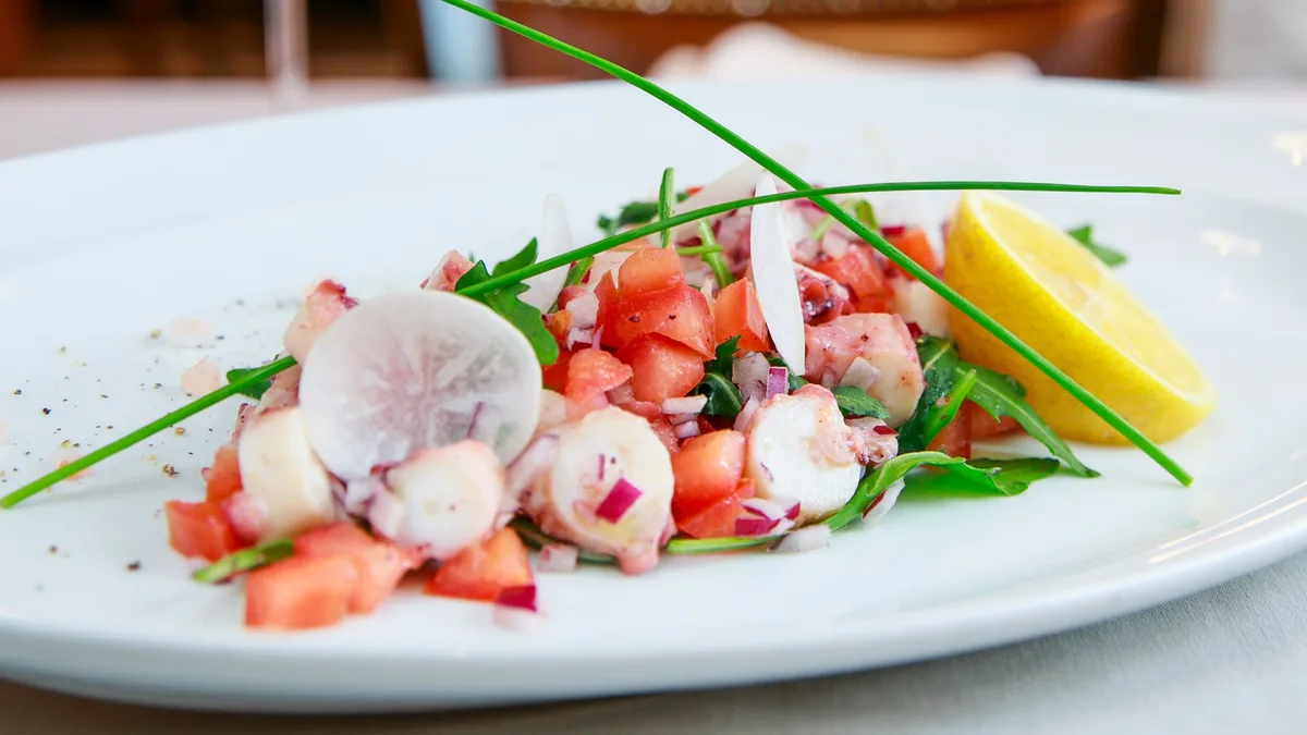 Salata od hobotnice sa rukolom