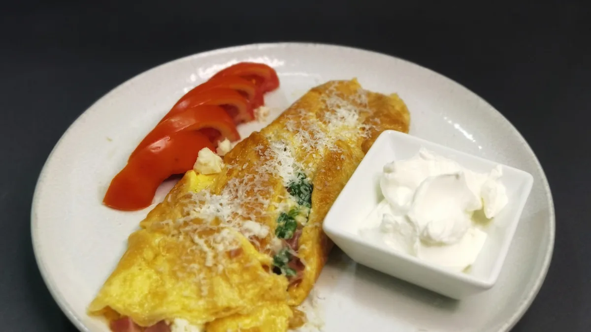 Omlet sa šunkom i sirom