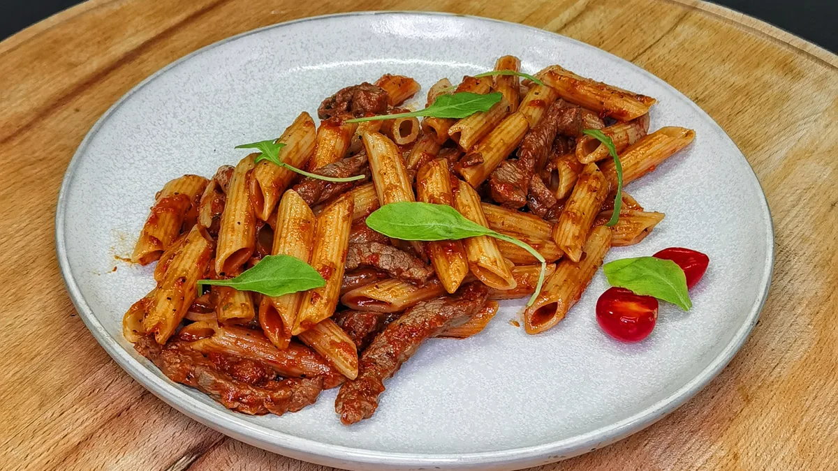 Pasta sa biftek rezancima