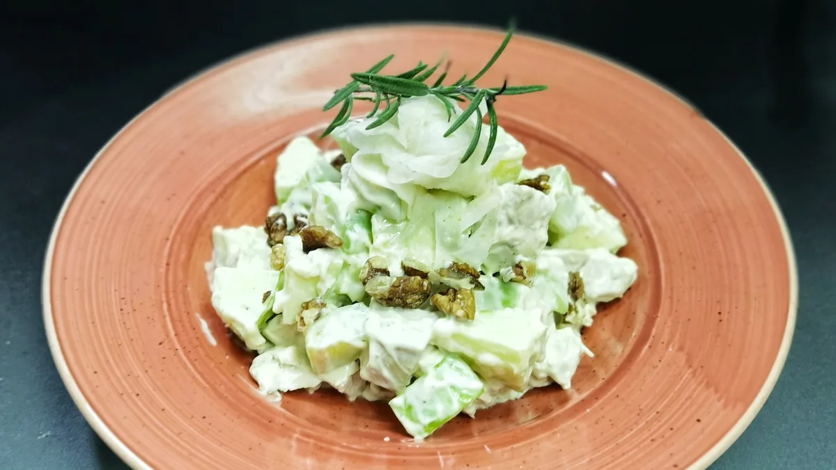 Waldorf salata