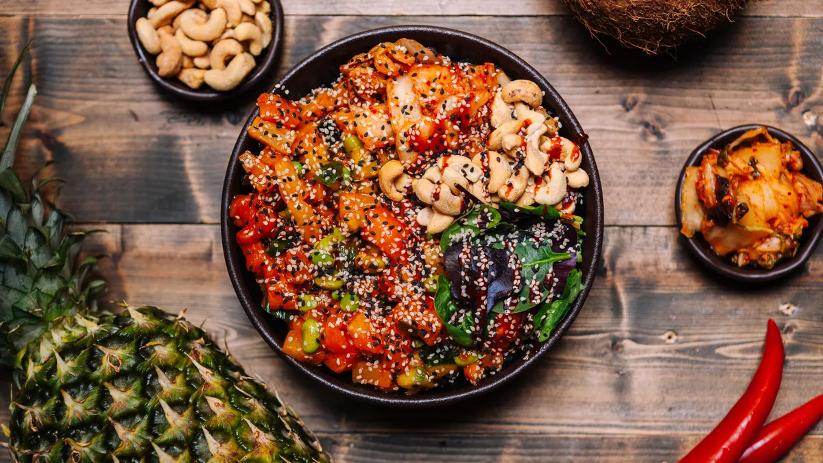 Kaua'i Salmon Bowl (spicy)