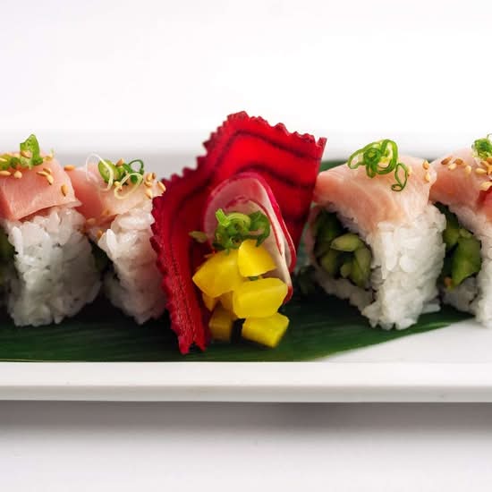 Hamachi Uramaki