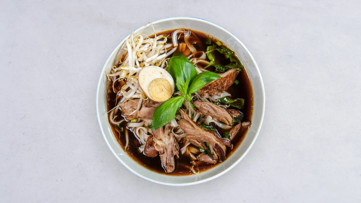 Kuay Tiao Nam Pet