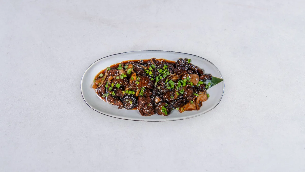 Nuea Pad Nam Man Hoi