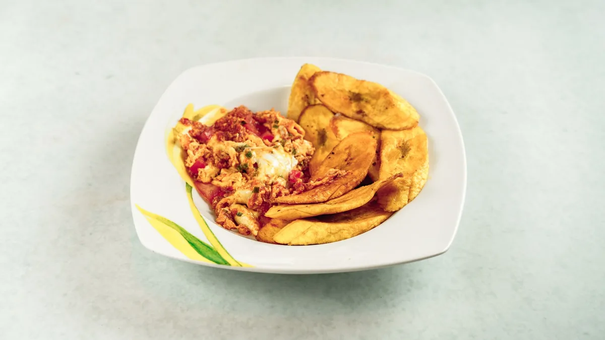 Fried plantain with egg sauce
