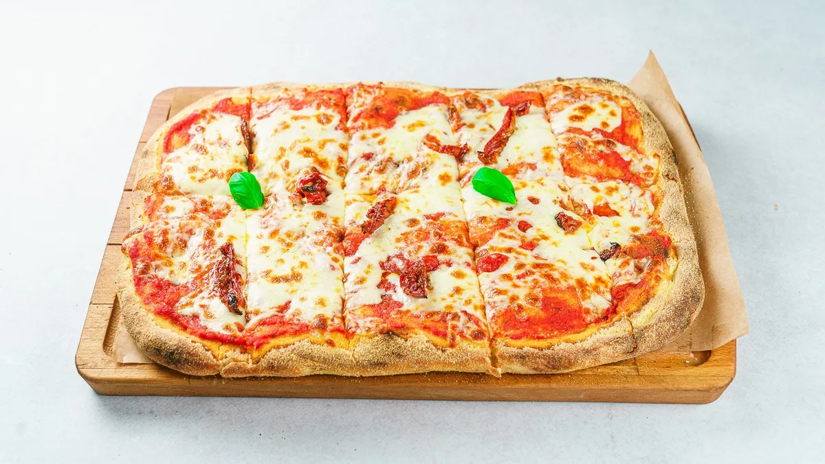 Margherita sa sušenim rajčicama