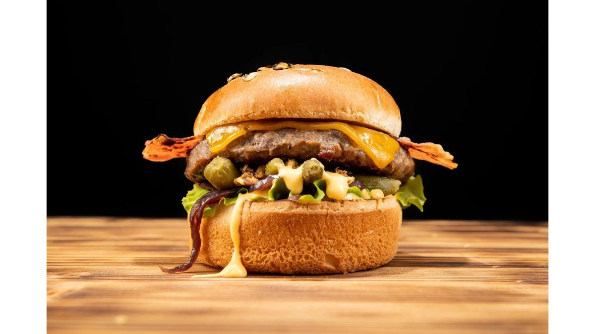 Mamba bacon burger + cartofi